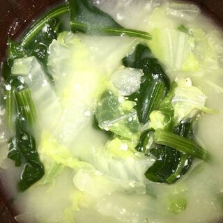 白菜とほうれん草の味噌汁